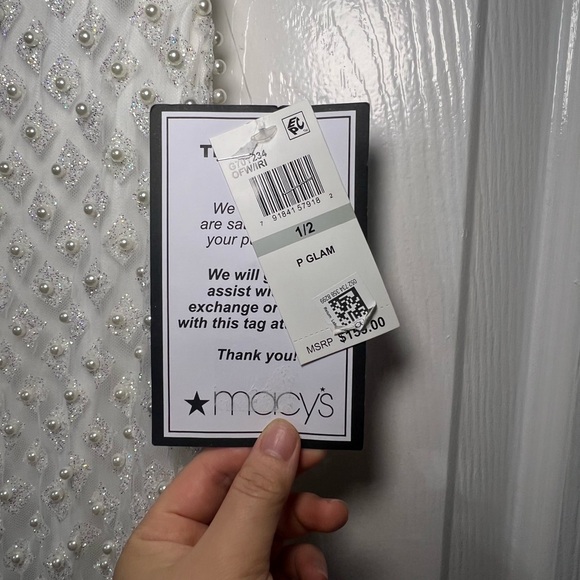 B Darlin Juniors Embellished Open-Back Off White Iridescent 12 - Picture 4 of 7